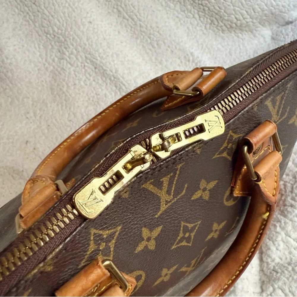 Louis Vuitton Alma PM Handbag - Picture 7 of 14